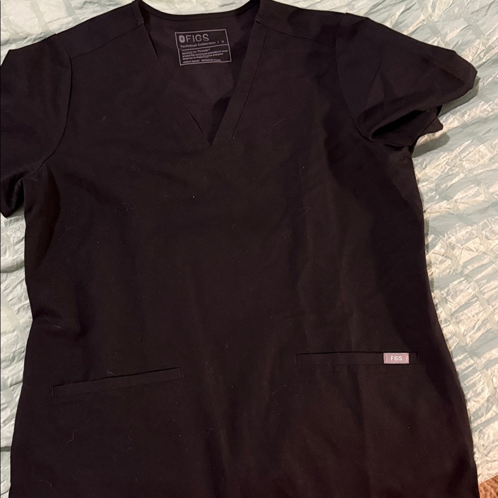 FIGS black top
